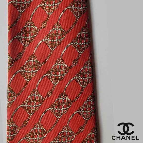 CHANEL Men's Vintage Tie 100% Silk Made in Italy Red with Knot pattern - Picture 1 of 5
